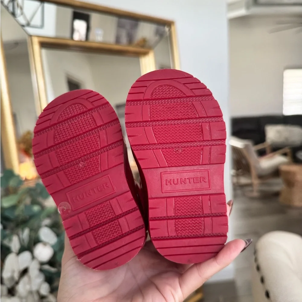 Munster bright red